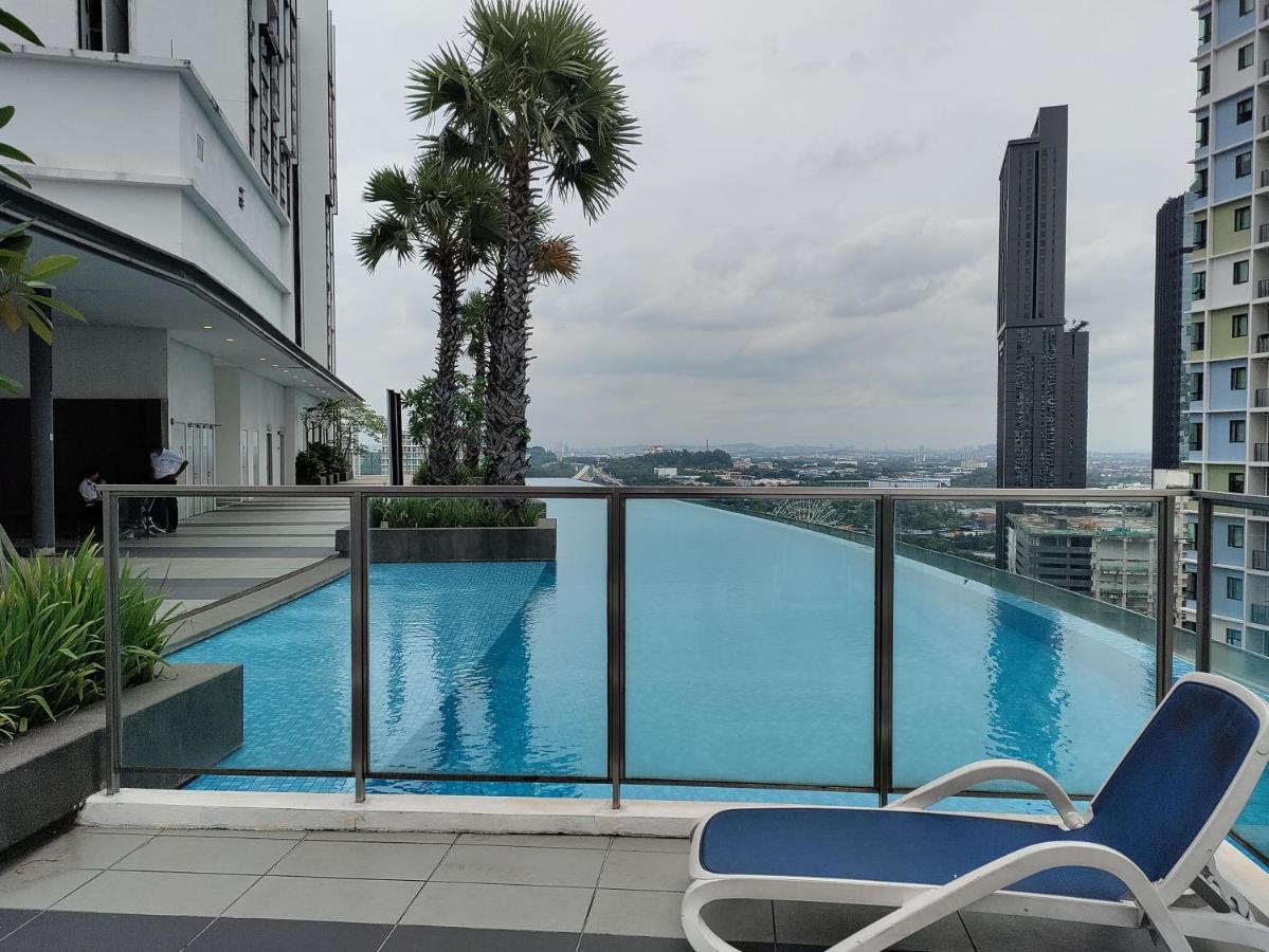 Wadi Iman Guesthouse @ I-City Shah Alam Bagian luar foto