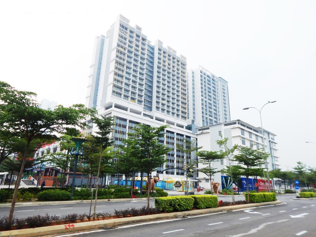 Wadi Iman Guesthouse @ I-City Shah Alam Bagian luar foto